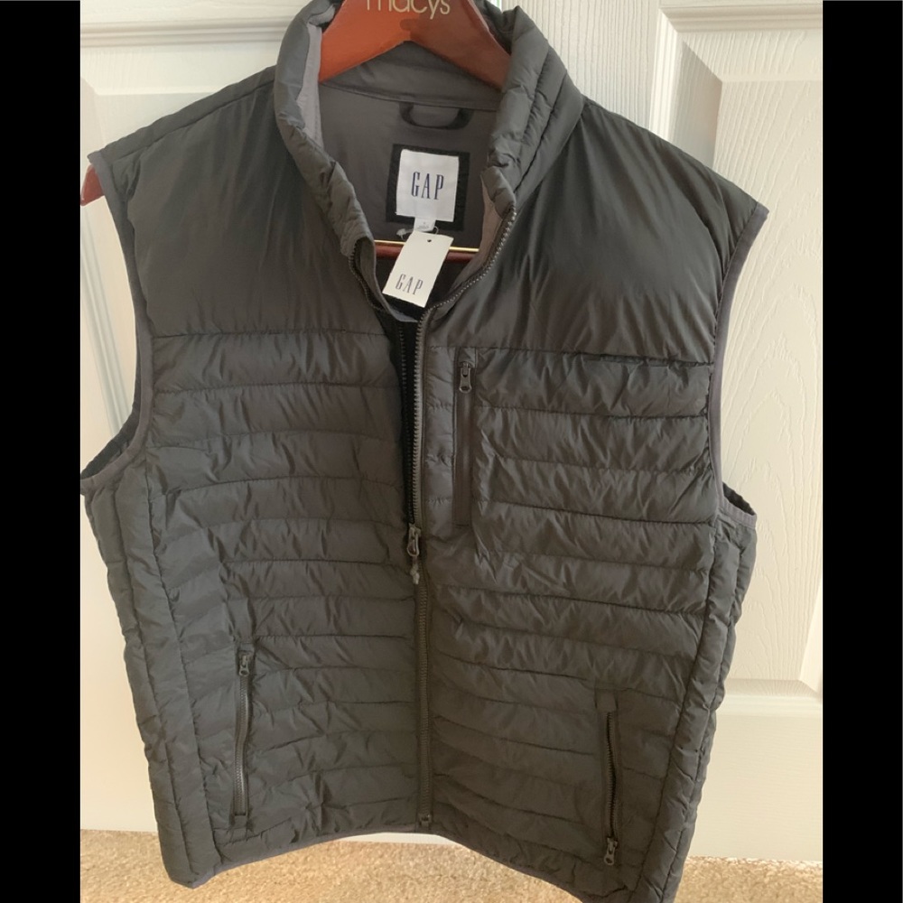 COPY - Men’s gap vest NWT